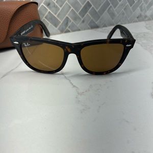 Ray-Ban Wayfarer tortoise 52mm
